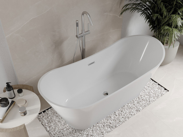 Piastrelle beige opache nel bagno