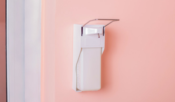 Come montare un dispenser per sapone liquido?