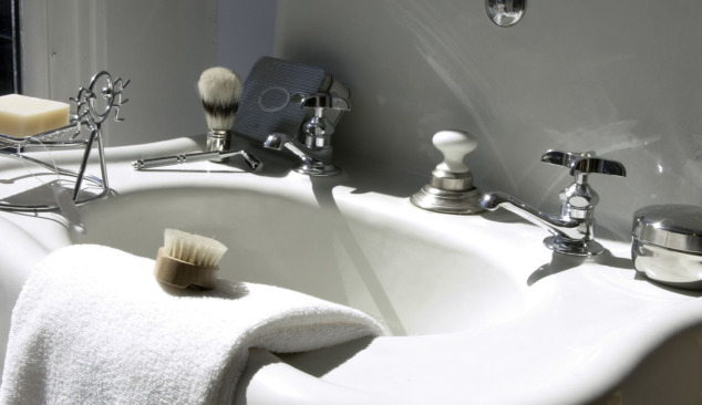 Mezze colonne - elemento decorativo nei bagni grandi e piccoli