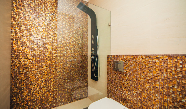 Come scegliere un pannello doccia?