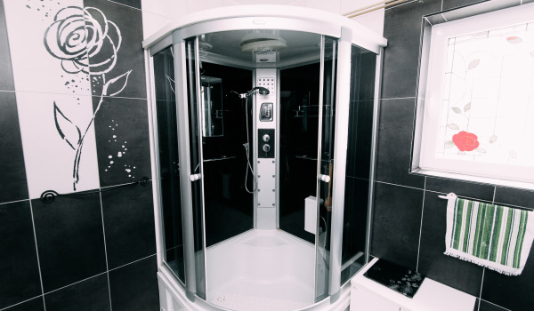 Come pulire il sifone nel piatto doccia?