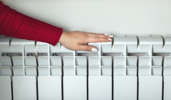 Collegamento del radiatore dal basso — guida passo dopo passo