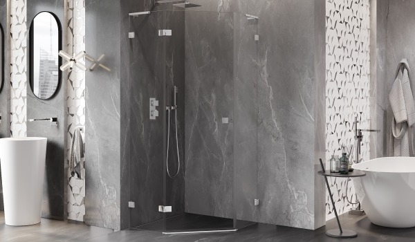 Bagno grigio ispirato a un hotel SPA con cabina pentagonale