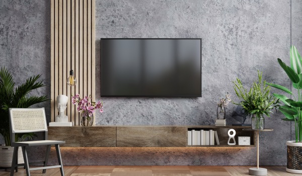 Lamelle nell'arredamento della zona TV — un'idea per un salotto moderno