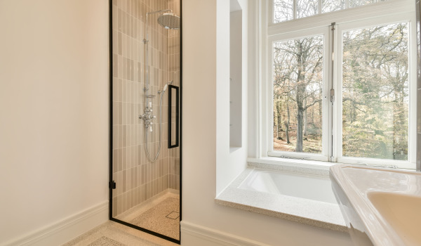 Come risparmiare acqua sotto la doccia - soluzioni di prodotto da adottare