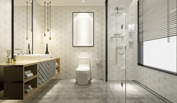 Vantaggi e svantaggi dello scarico doccia a muro