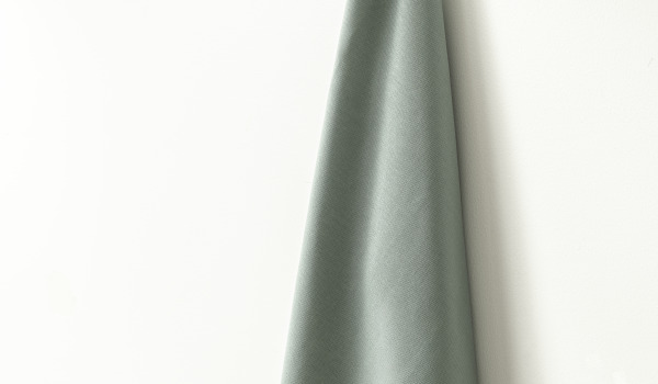 Come attaccare i ganci in bagno?