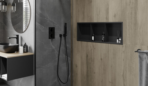 Bagno industriale con mensola integrata nella doccia