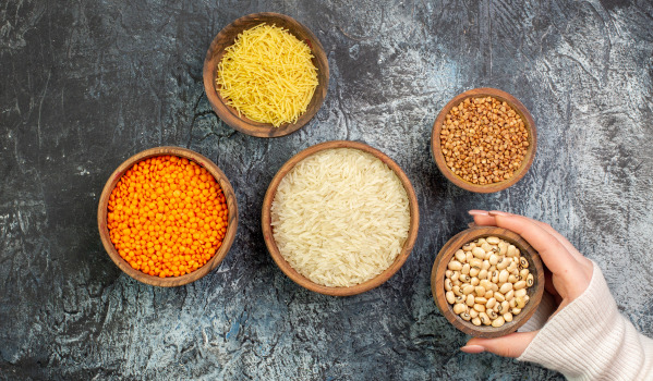 Larva di tarma alimentare – come rimuoverla dalla tua cucina?