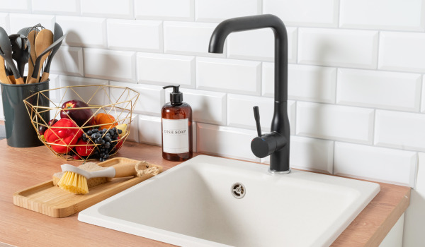 Granito o acciaio – quale lavello da cucina scegliere?