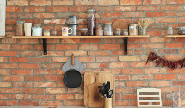 Cucina senza pensili superiori – disposizione funzionale