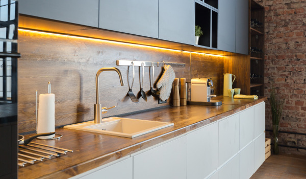 Lavello da appoggio o incassato? Differenze e consigli