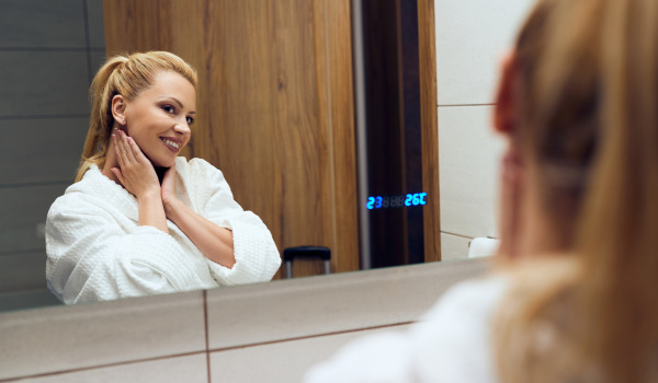 Come rifinire uno specchio incollato?