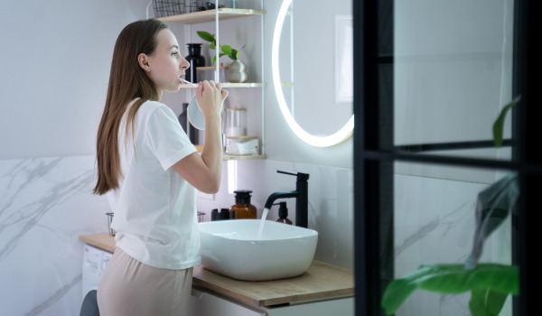 Come decorare uno specchio senza cornice?