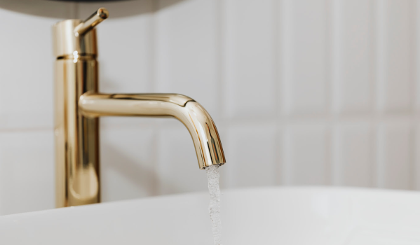 Come sostituire il rubinetto del lavabo?