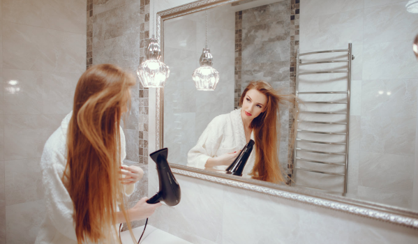 A quale altezza lo specchio sopra il lavabo è ottimale?