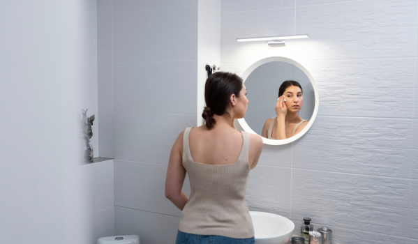 Come illuminare lo specchio del bagno? Quale potenza per la lampadina del bagno?
