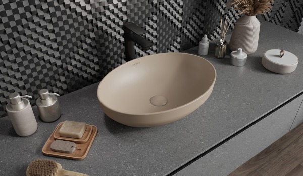 Bagno rustico con tonalità naturali di marrone e grigio