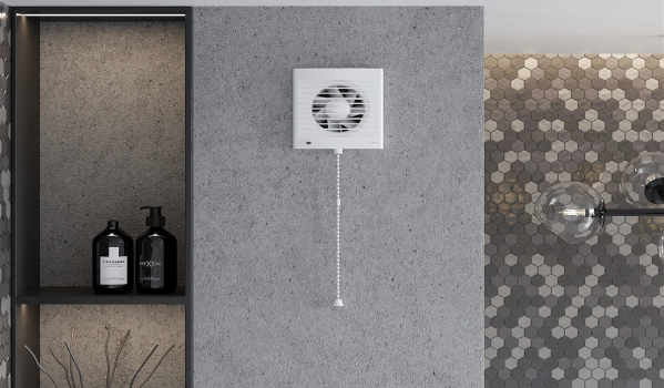 Un ventilatore da bagno può essere sopra la doccia?