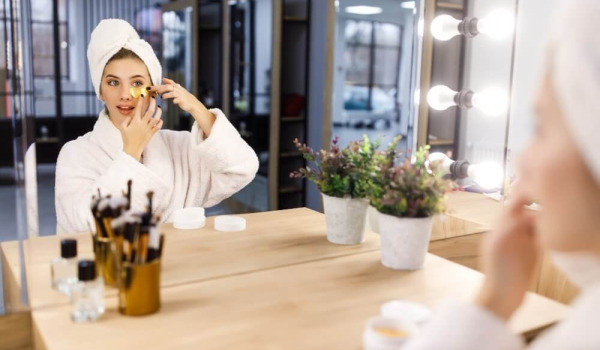 Quale specchio per trucco scegliere?