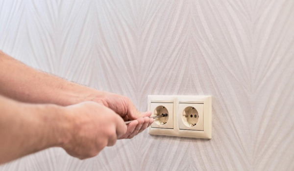 Altezza della presa accanto al lavabo e non solo – qual è quella corretta?