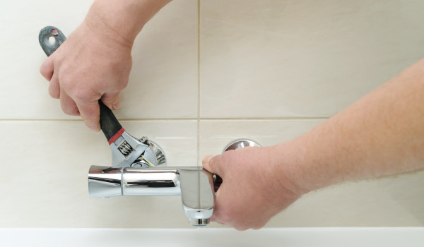 Come installare un sistema bagno incassato?