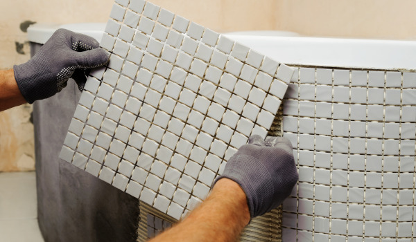 Come rivestire una vasca ad angolo?